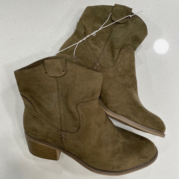 Olive Green Merona booties size 8 1/2 - Picture 1 of 5